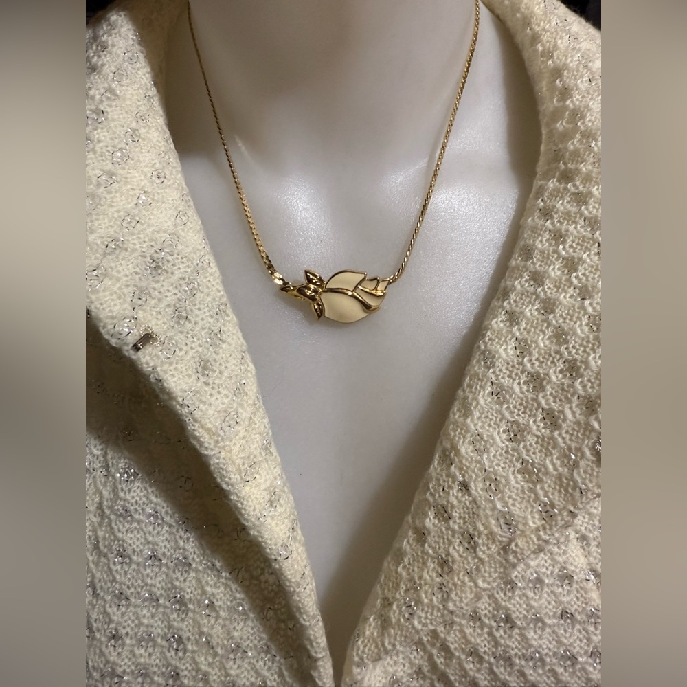 New vintage Trifari enamel flower necklace